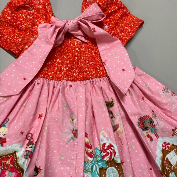 Petals & Pixie Dust size 3 Christmas dress wChristmas village fit and flare VGUC - Picture 3 of 4
